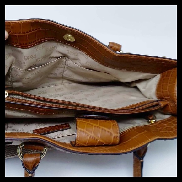 Michael Kors Hamilton Large EW Studded Satchel - Picture 11 of 13